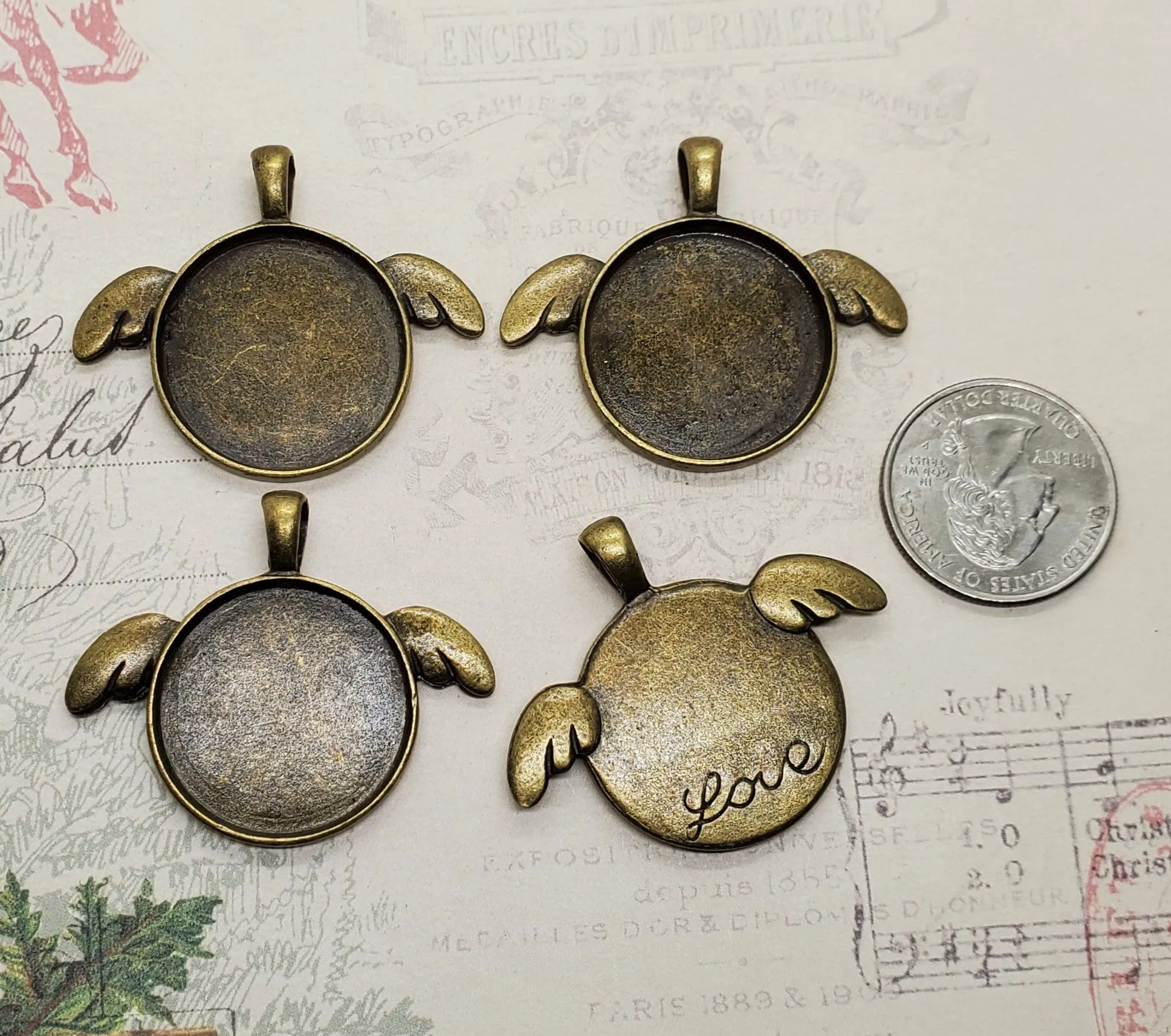 25mm Antique Bronze Winged Pendant Setting Bezels (4) - L1092