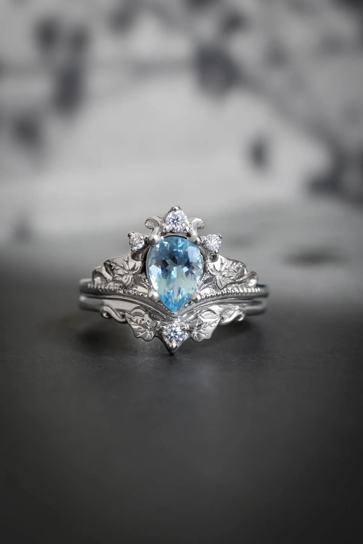 Aquamarine white gold ring set, pear cut / Ariadne