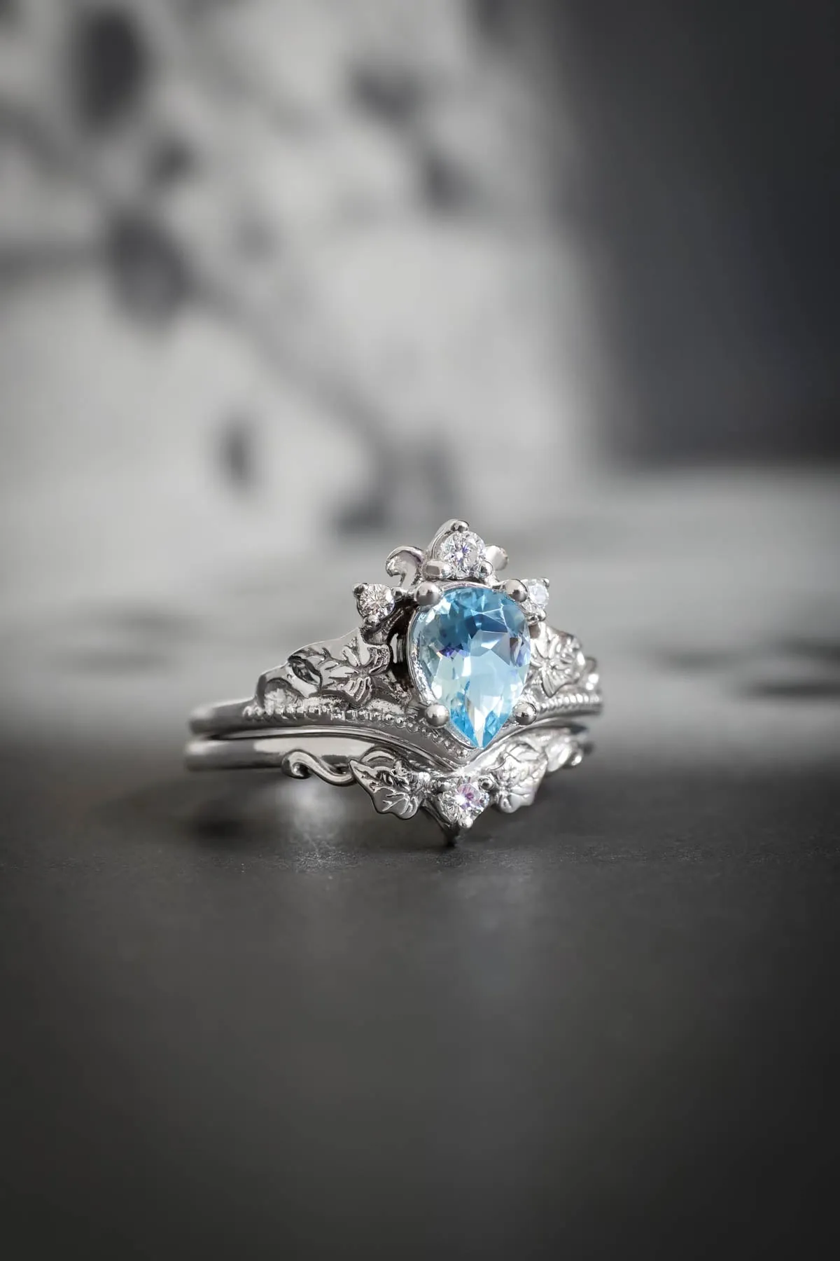 Aquamarine white gold ring set, pear cut / Ariadne