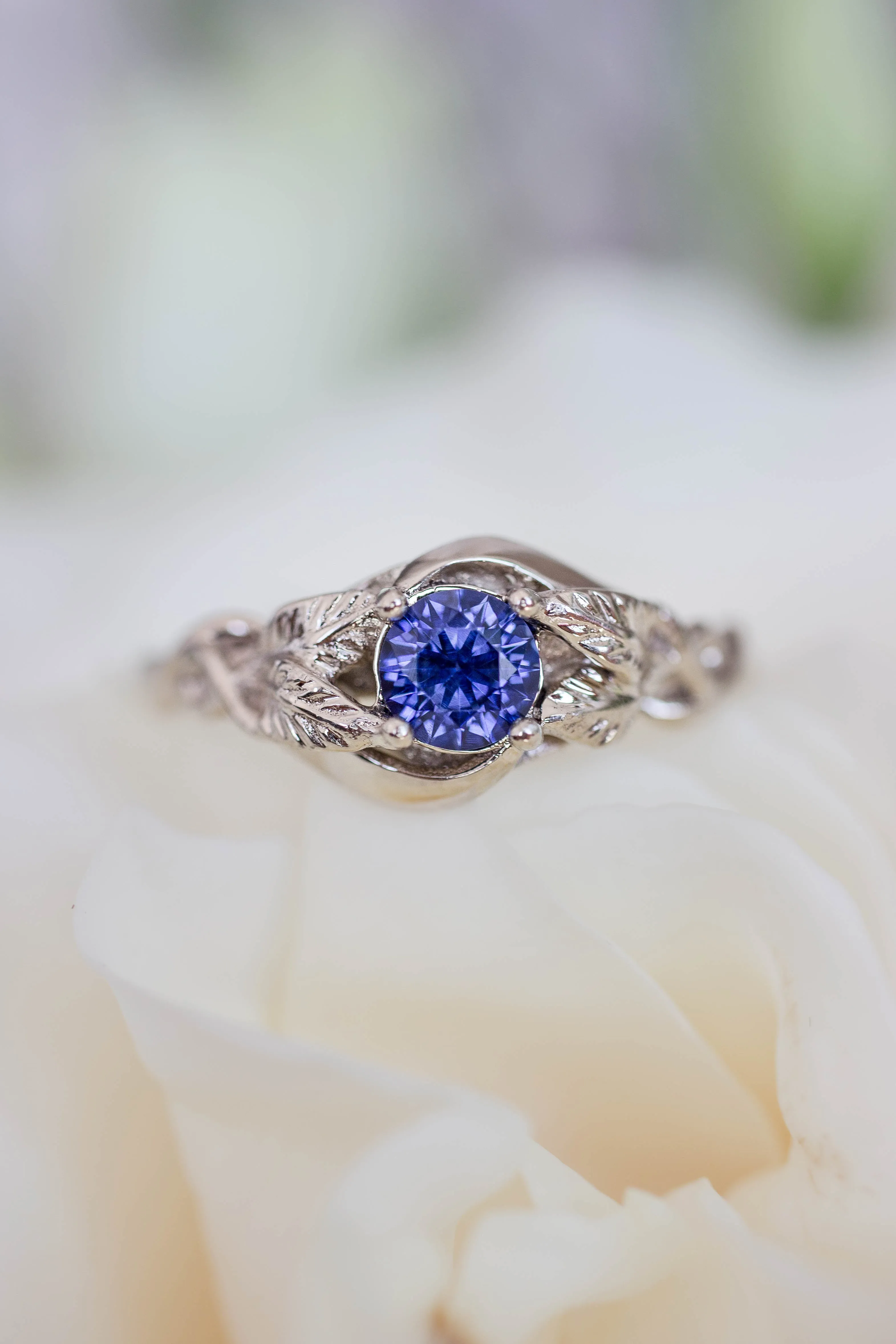 Azalea | custom engagement ring setting, round 5 mm