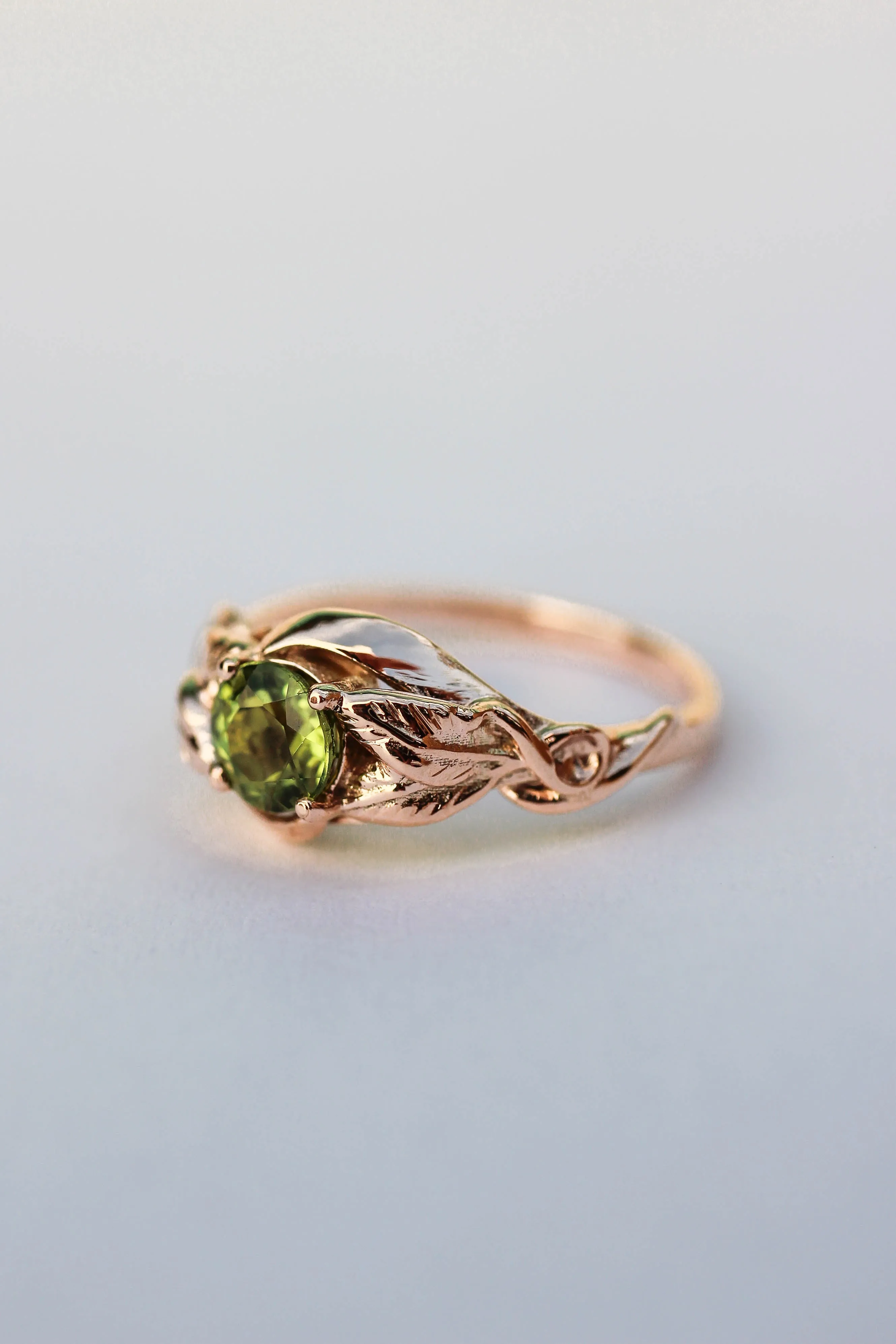 Azalea | custom engagement ring setting, round 5 mm