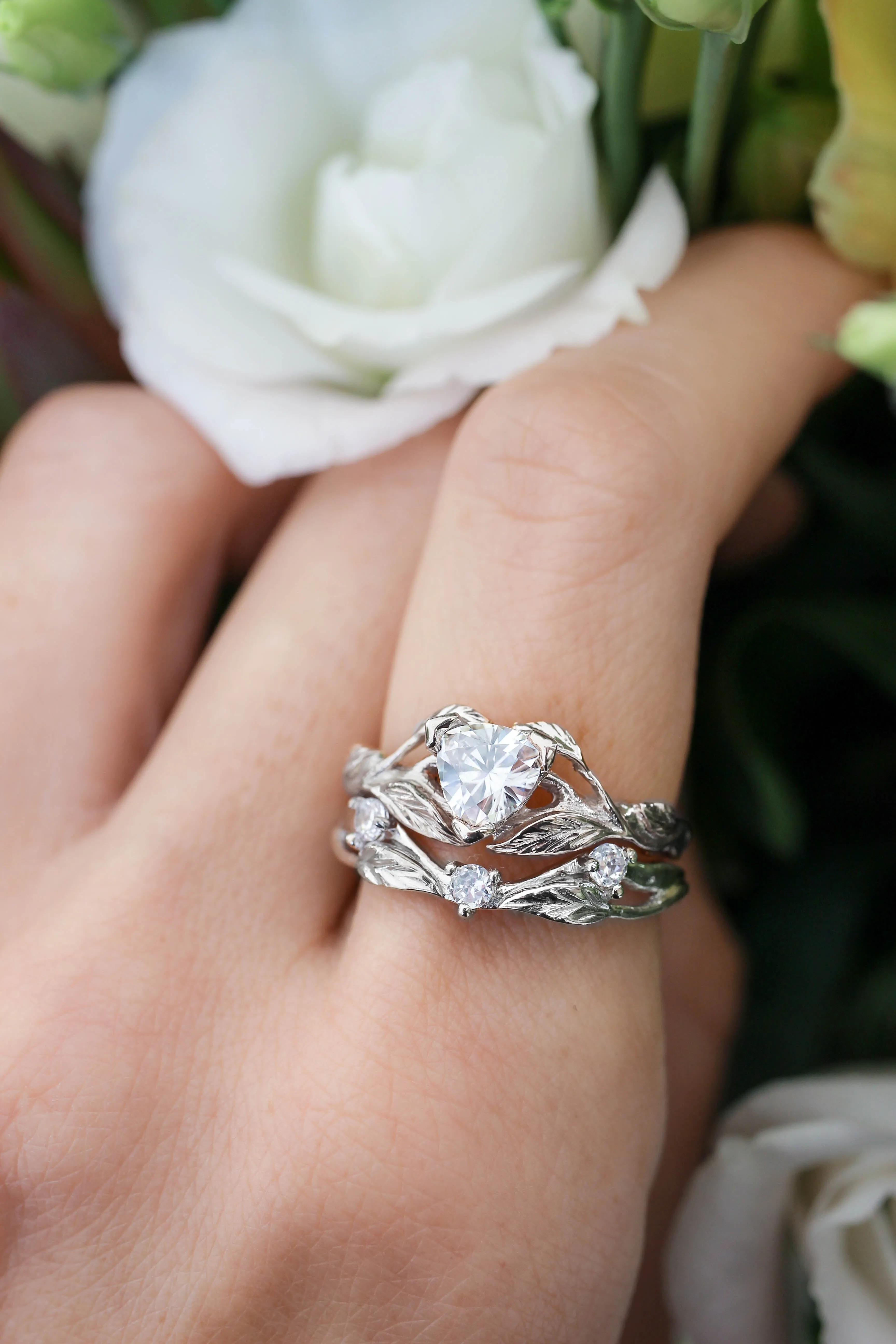 Clematis | branch engagement ring setting, trillion gemstone