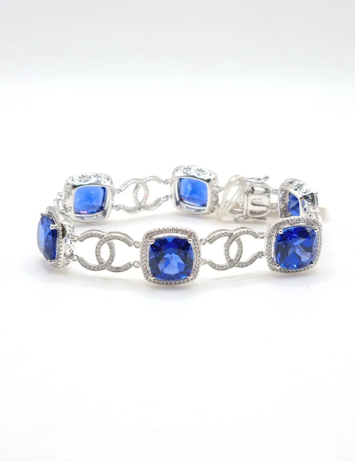 Cushion Gem C Link Bracelet 18K White Gold