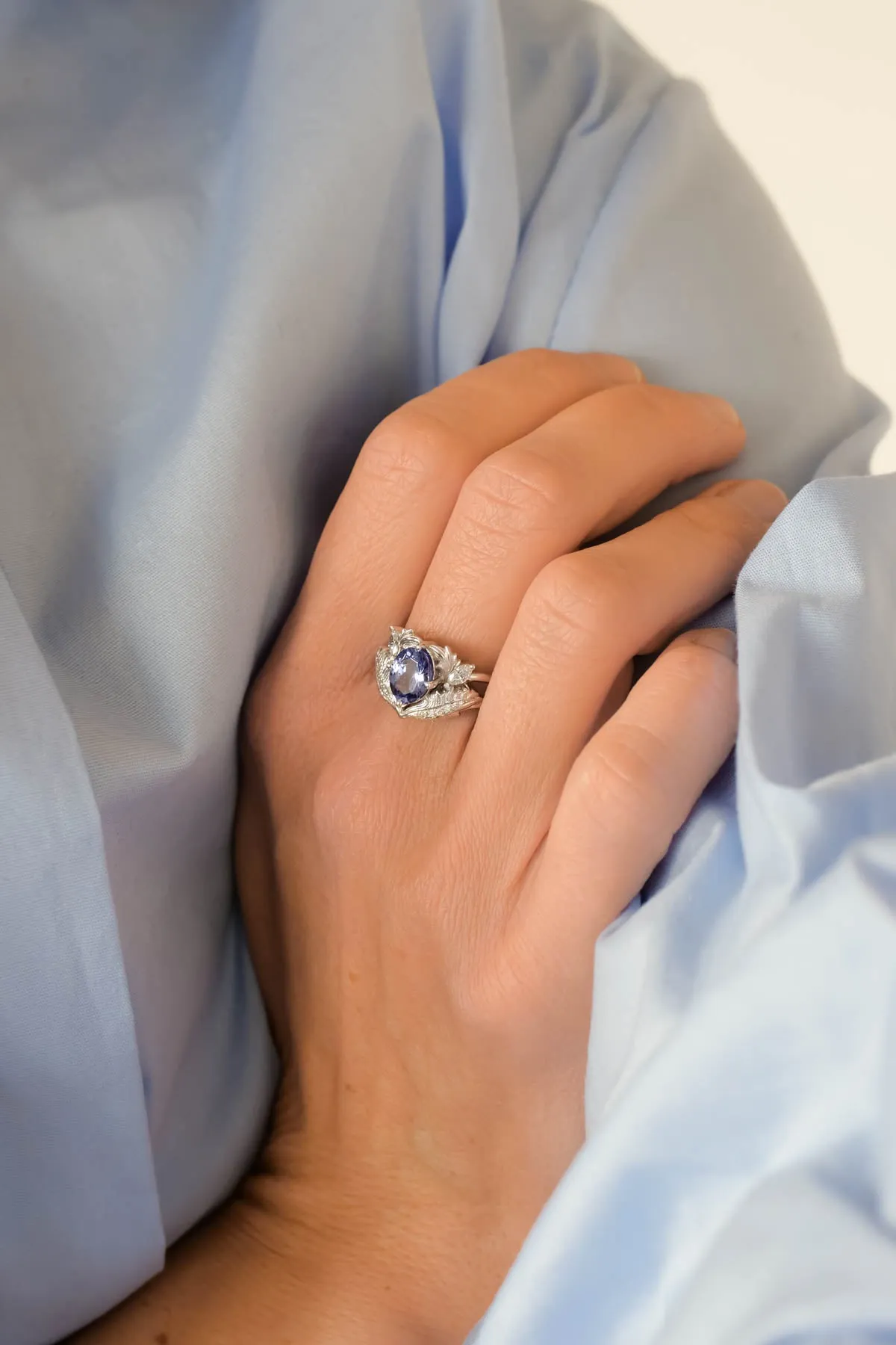 Engagement ring with tanzanite and diamonds / Adonis