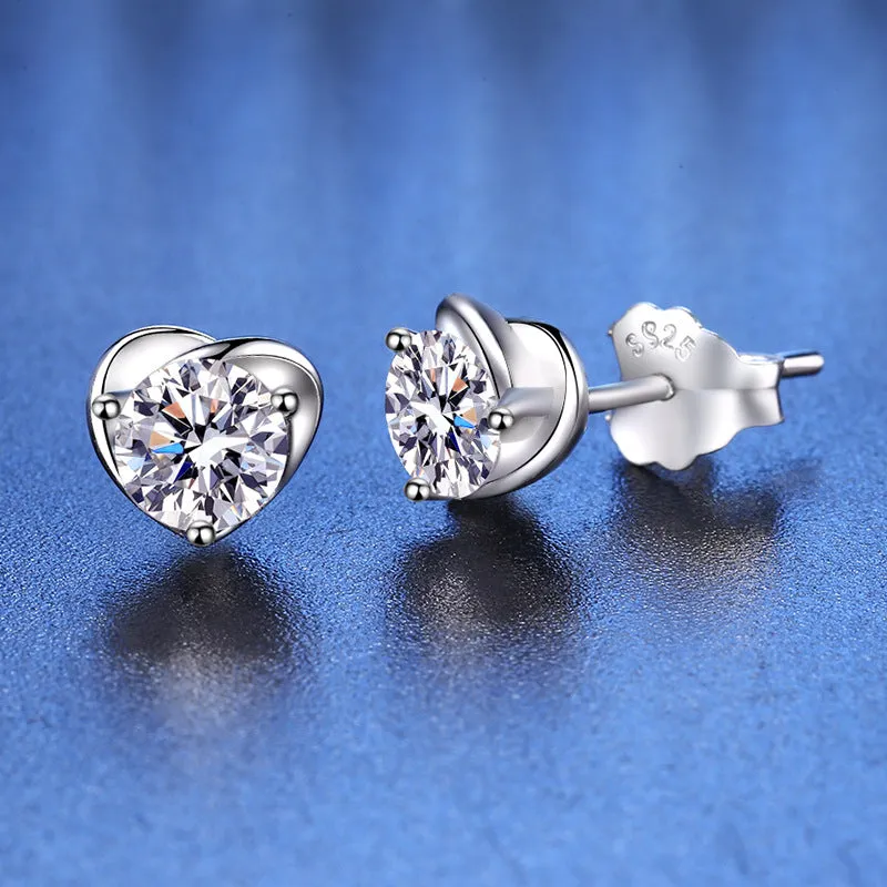 Four Claw Heart Moissanite Stud Earrings