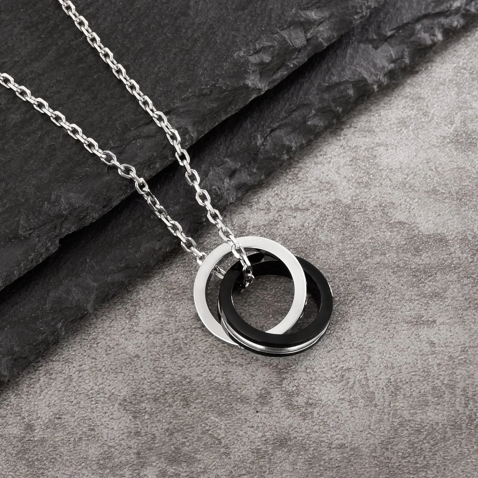 KRKC Engraving Double Ring Pendant Necklace