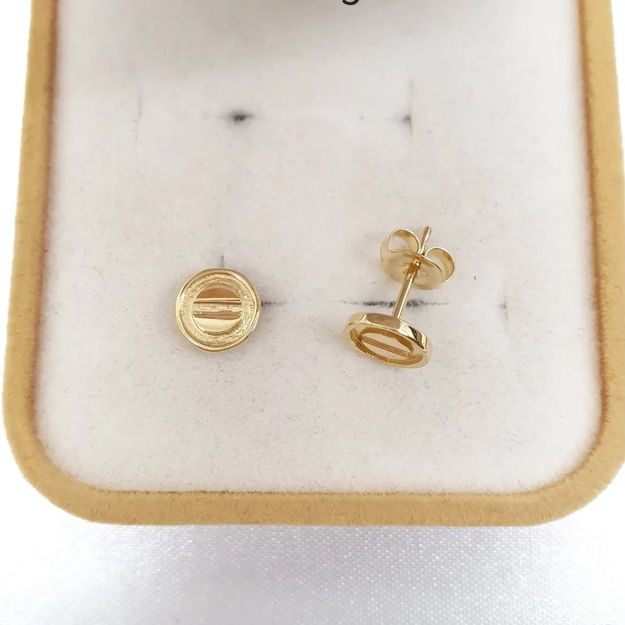 Love Stud Earrings 18K Gold