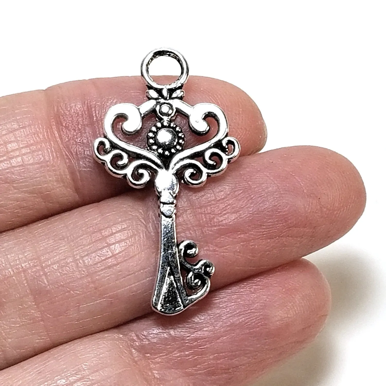 Silver Key, Victorian Filigree Key Pendant, Antique Silver Metal Charm, 33x18mm, Lot Size 40 Charms, #2083