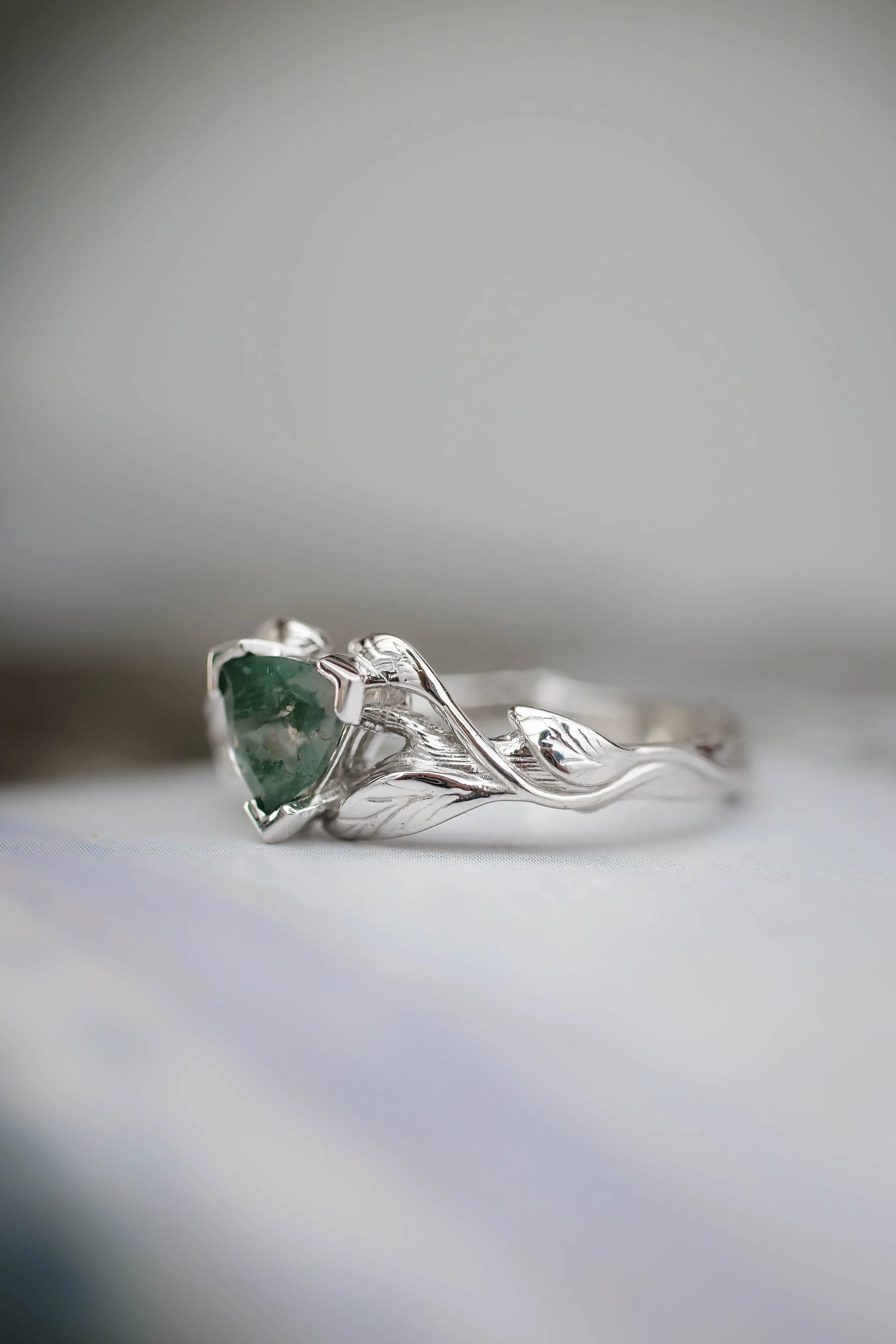 Trillion cut moss agate ring / Clematis