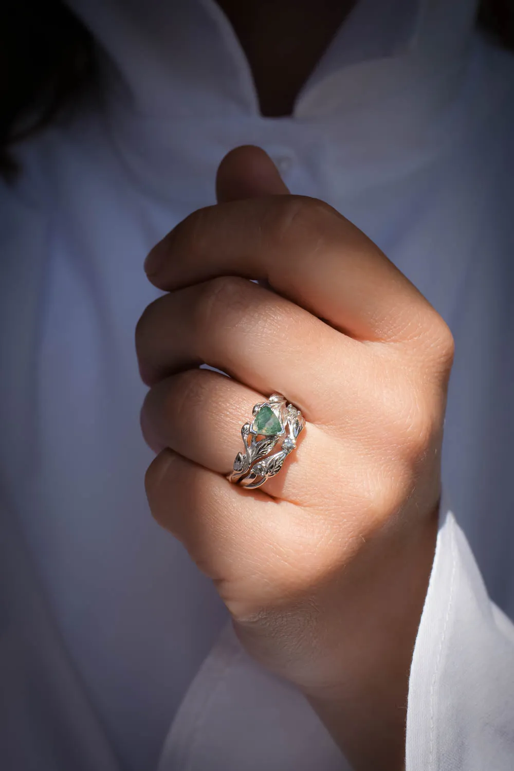 Trillion cut moss agate ring / Clematis