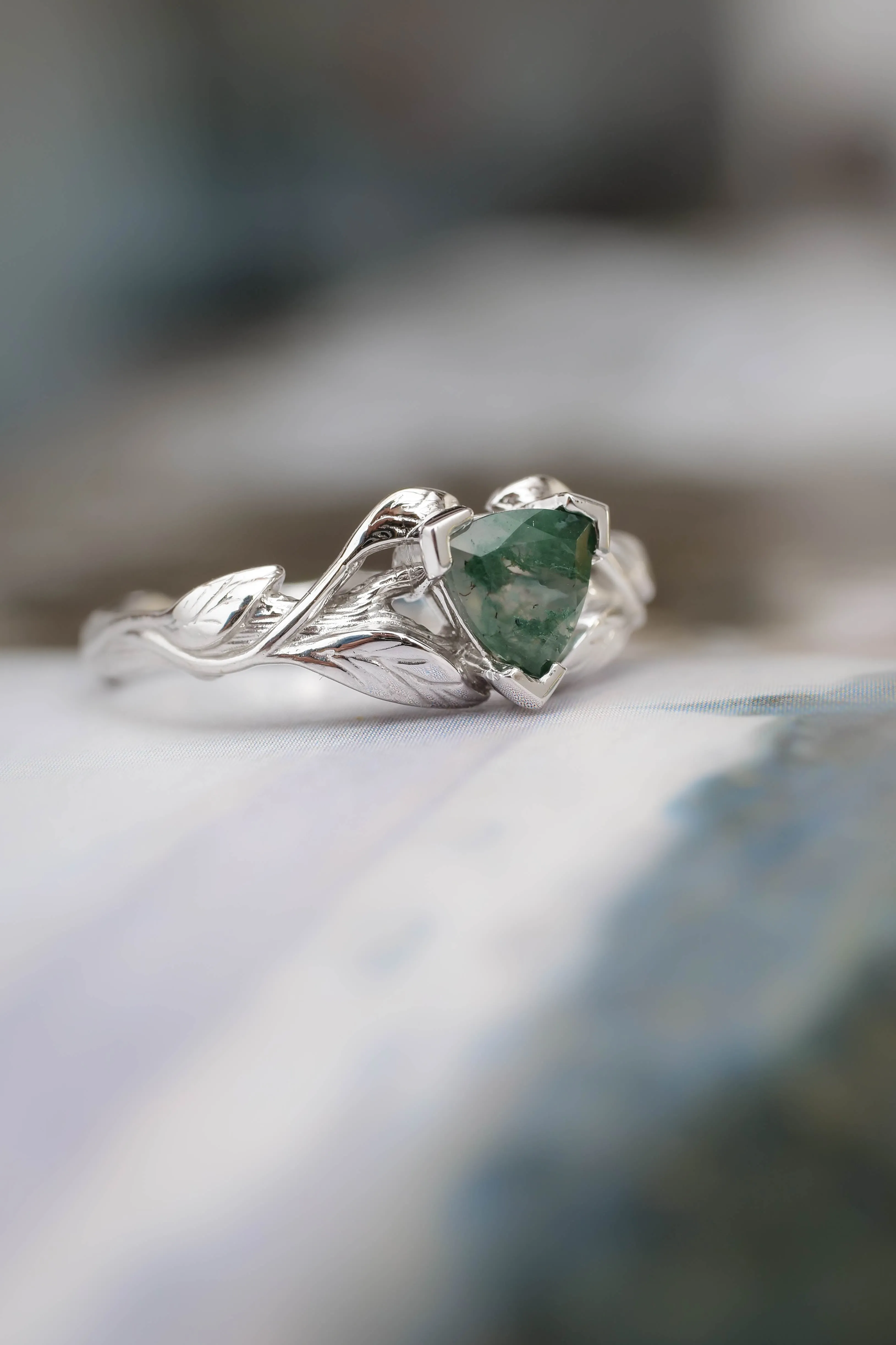 Trillion cut moss agate ring / Clematis