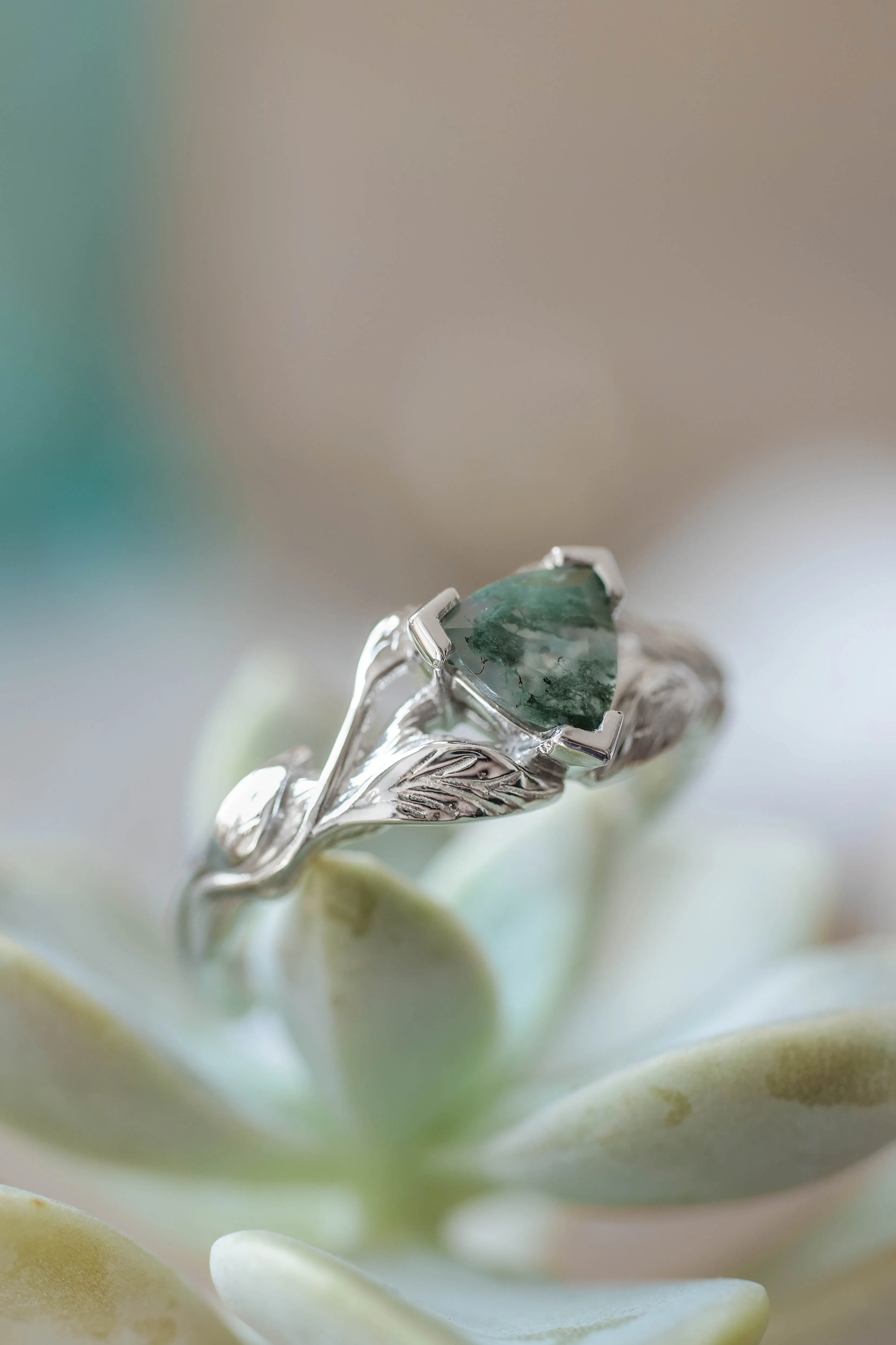 Trillion cut moss agate ring / Clematis