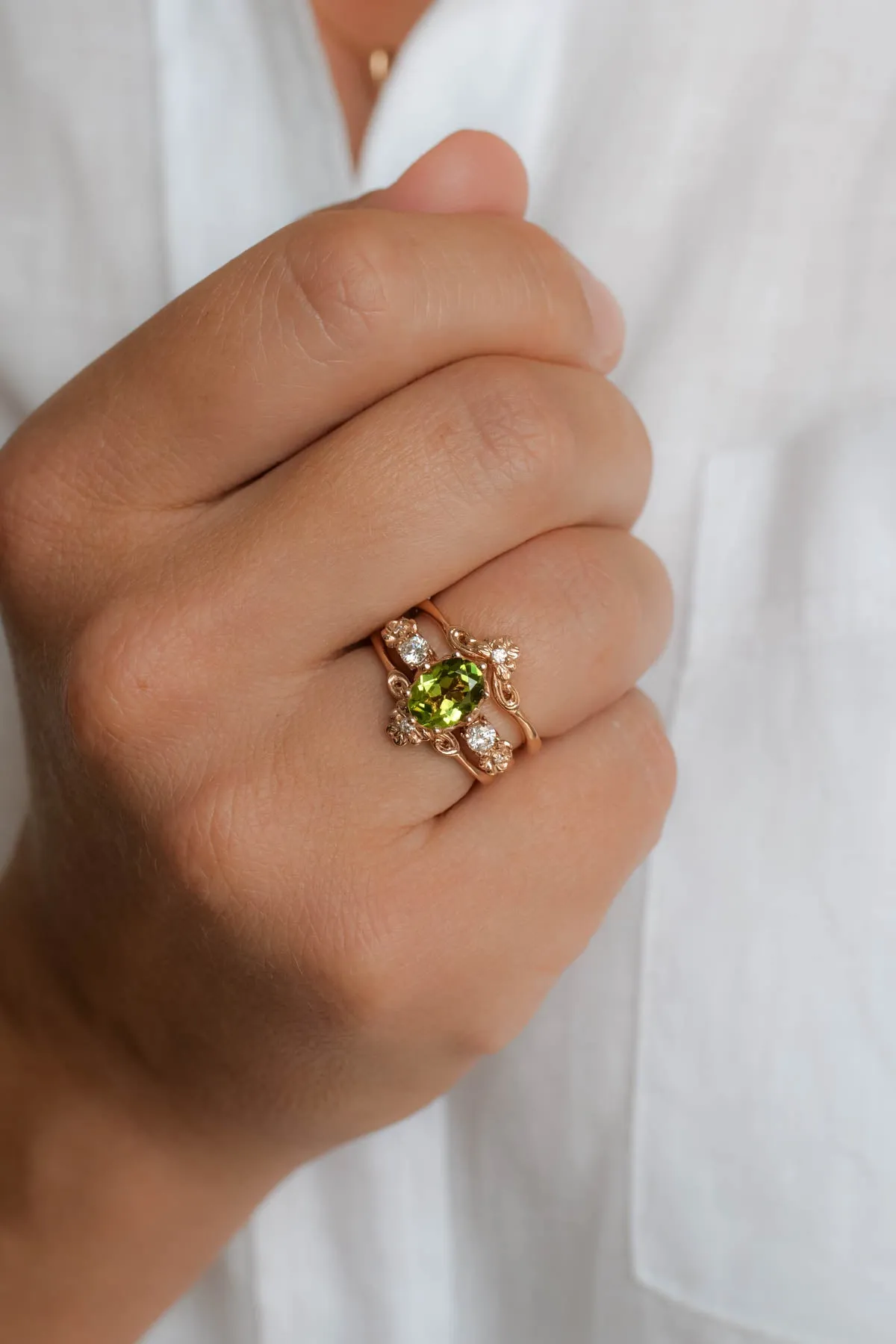 Trio engagement ring set with peridot, elvish flower rings / Fiorella